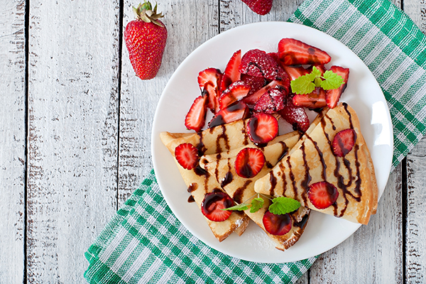 Pfannkuchen mit Erdbeeren